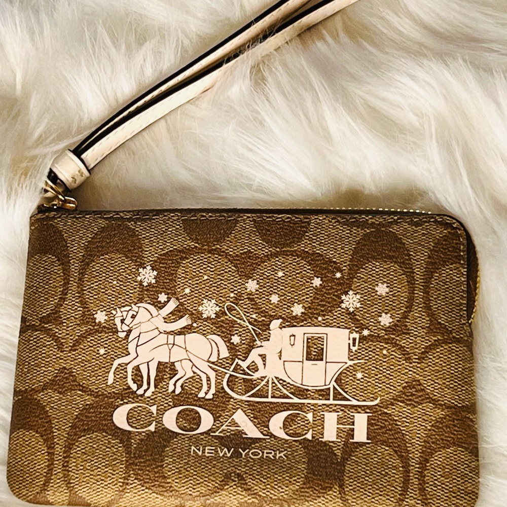 Elegant Brown Wristlet - New